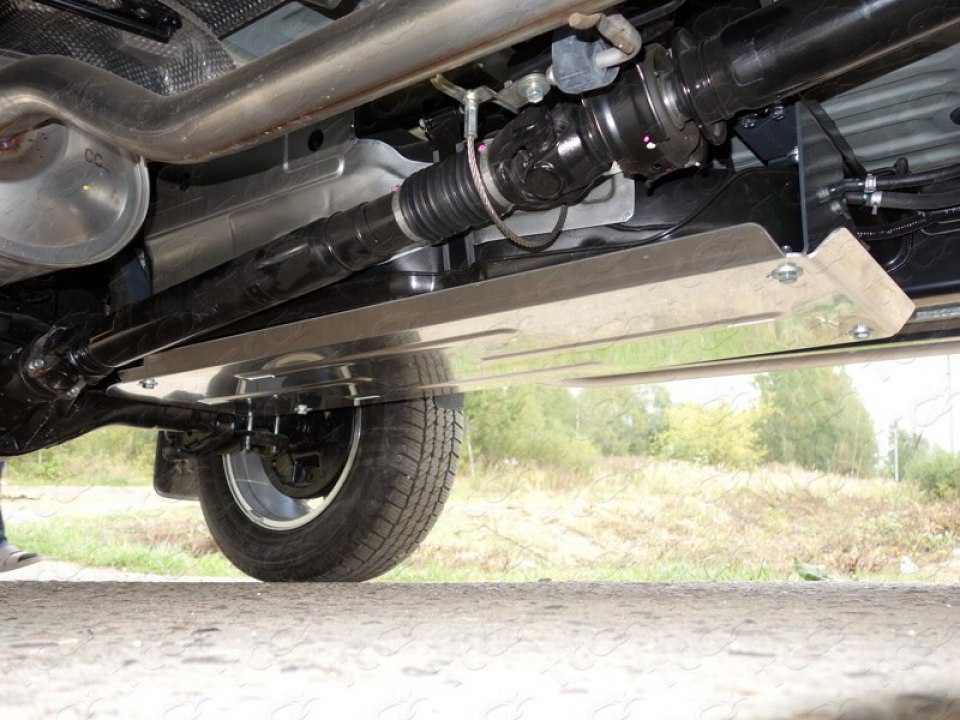 Защита топливного бака алюминий 4 мм для Тойота Хайлюкс 2015