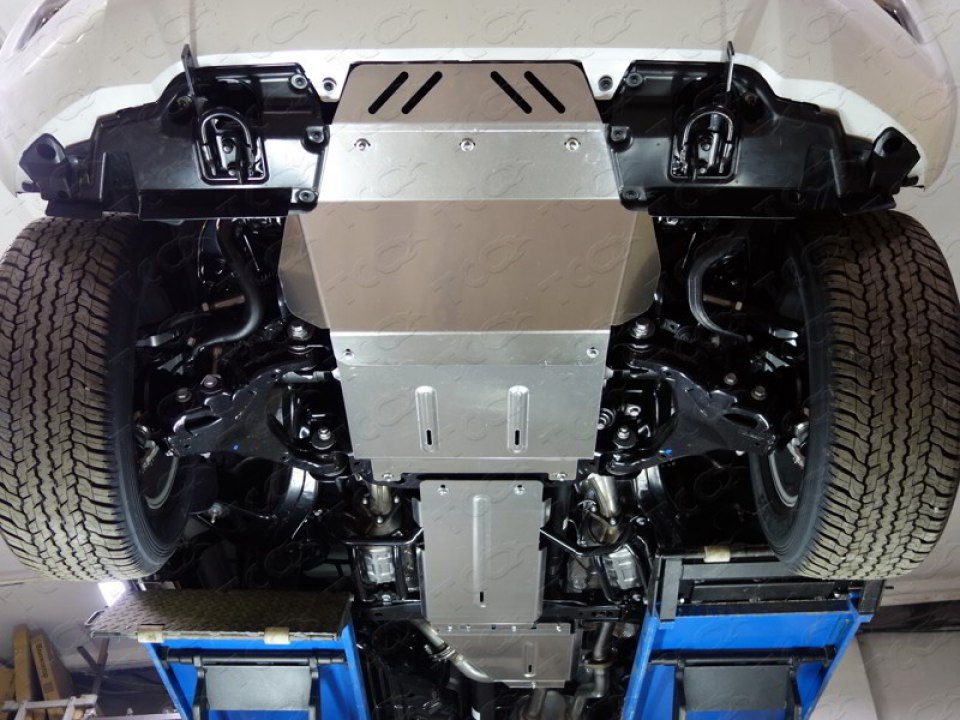 Защита днища алюминий, комплект 4части для Тойота Ленд Круизер 200, 2015-