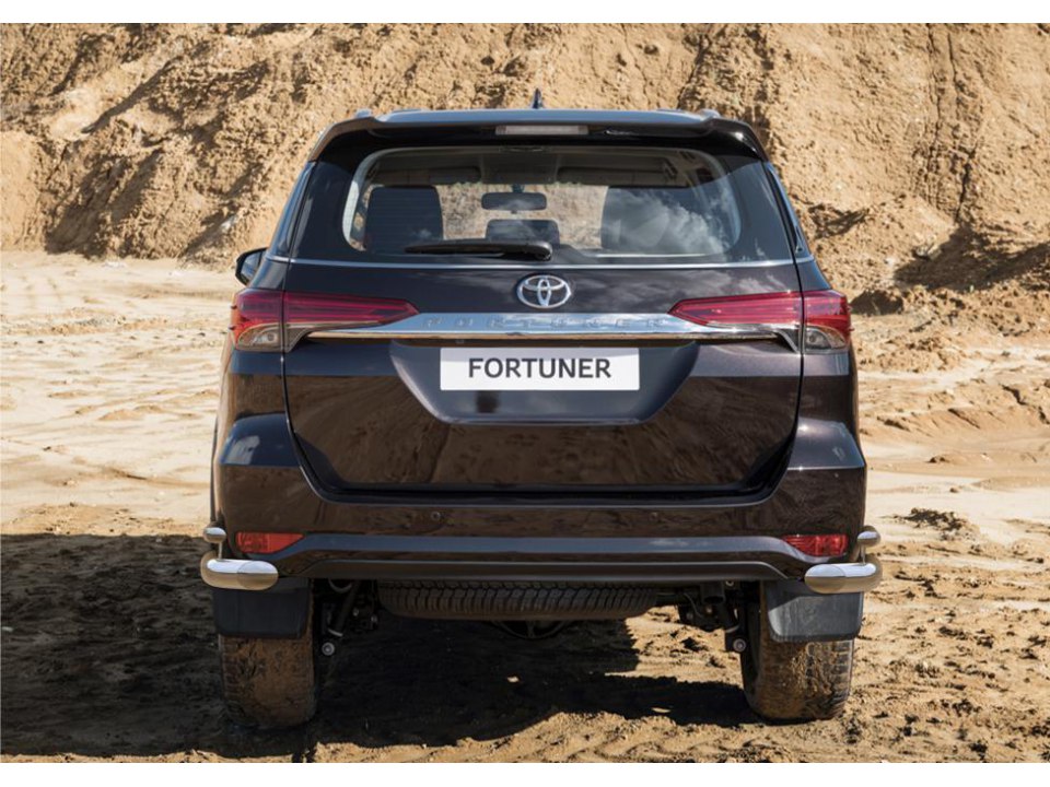 Защита задняя уголки двойные Тойота Фортунер (Toyota Fortuner 2017)