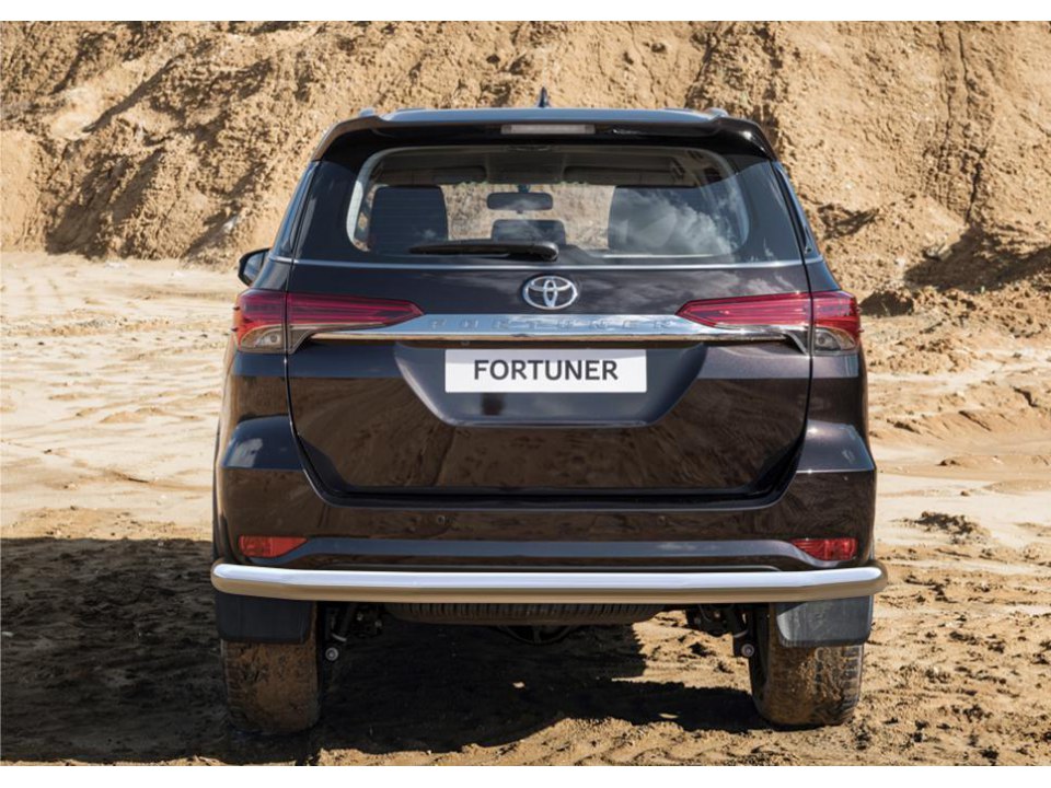 Защита задняя Тойота Фортунер (Toyota Fortuner 2017)