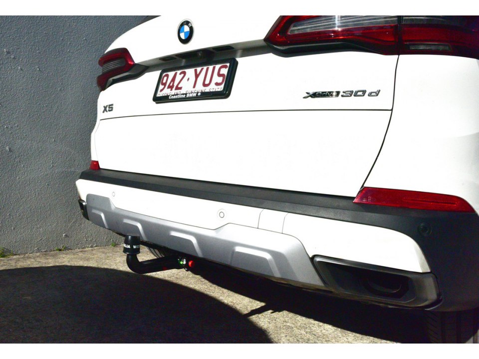 Фаркоп оригинальный на BMW X5 Westfalia