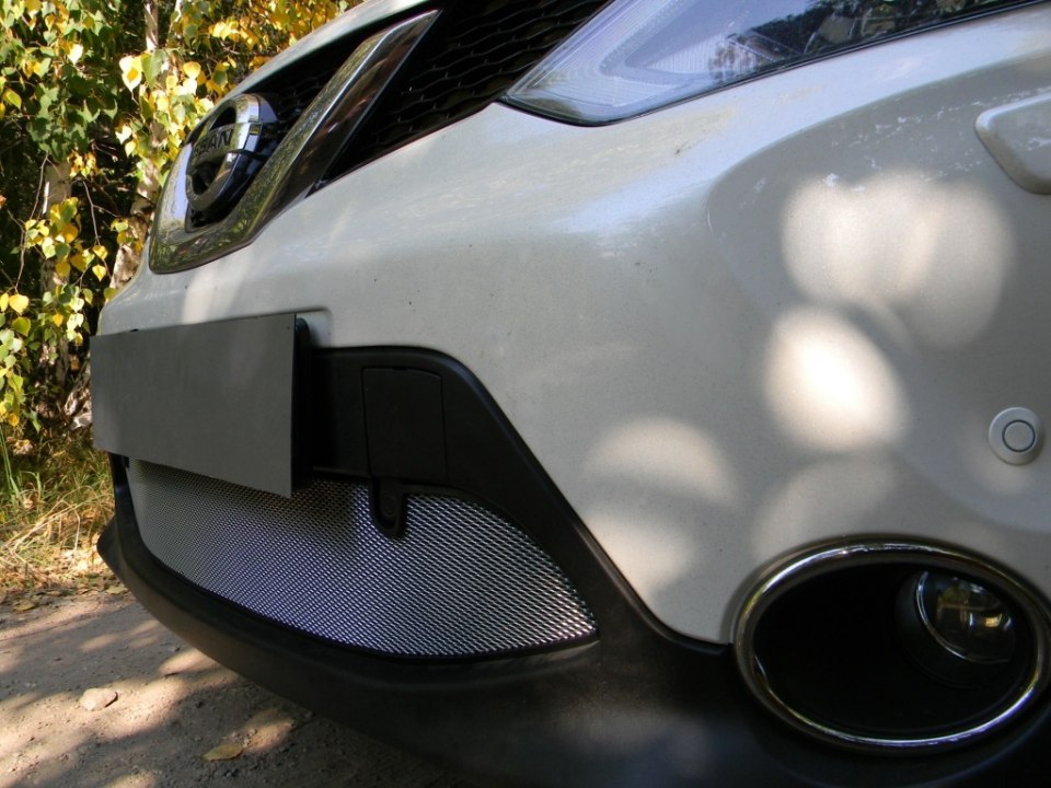 Решетка в бампер сеточка хром для Ниссан Кашкай 2014- под парктроники